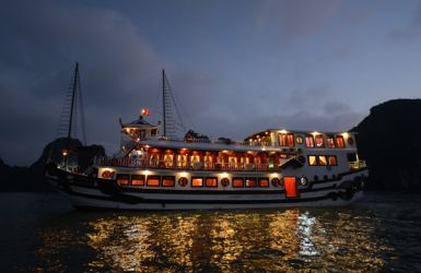 Royal Palace Cruise