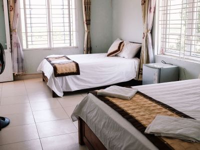 Twin bed room