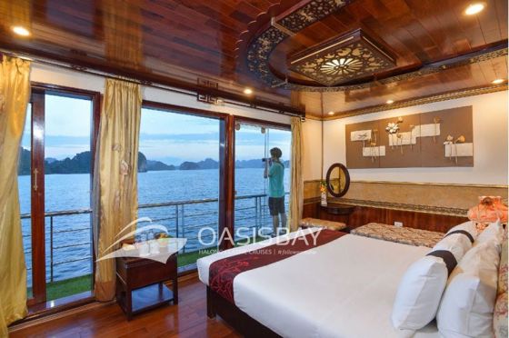 Double PRIVATE balcony - upper floor
